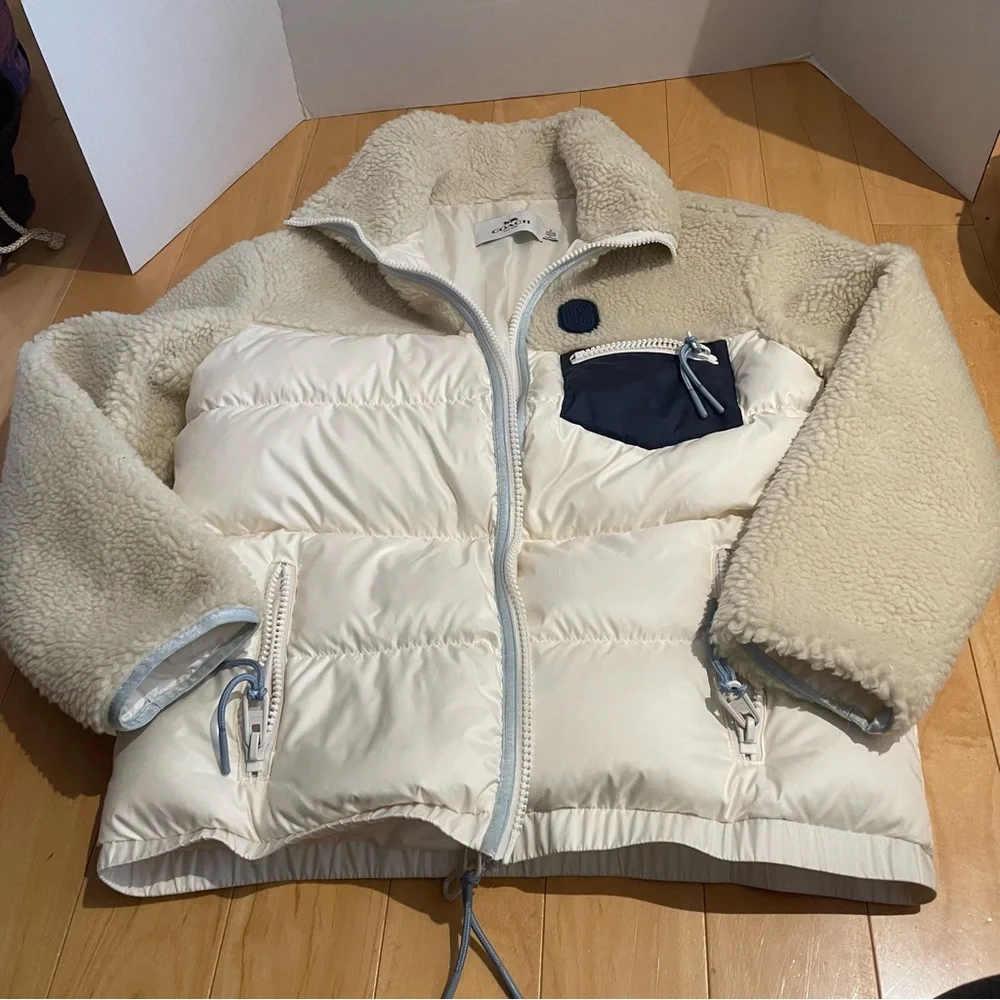 Coach Women's Sherpa Down Jacket in Cream/Blue Medium- EUC - Picture 3 of 9